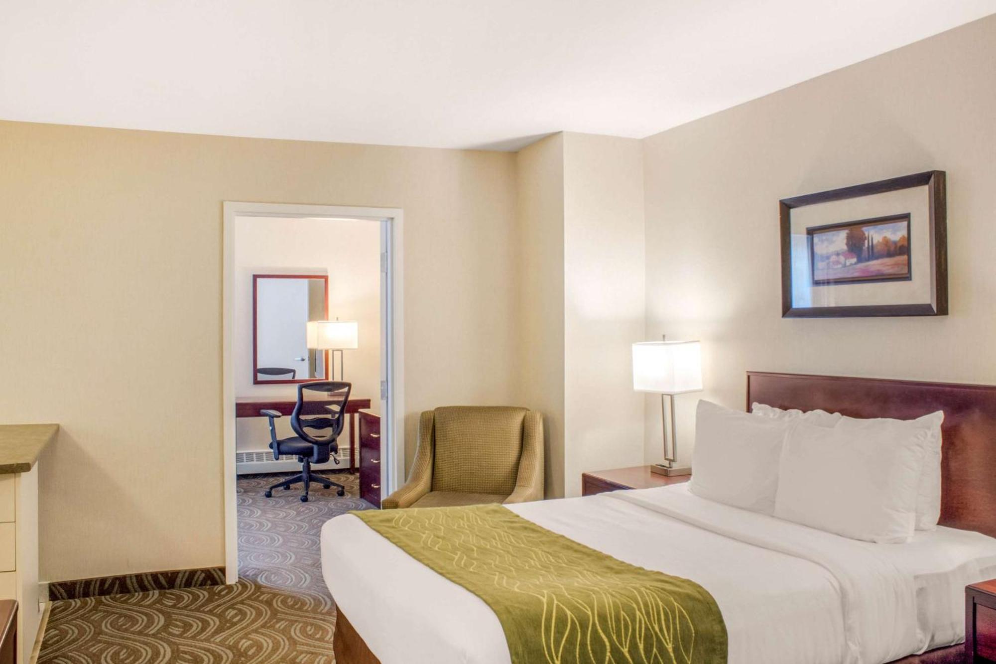 Comfort Inn Halifax Exterior photo