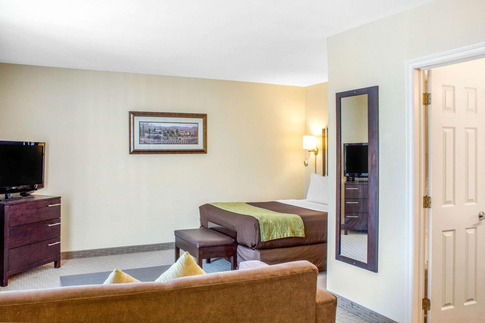 Comfort Inn Halifax Exterior photo