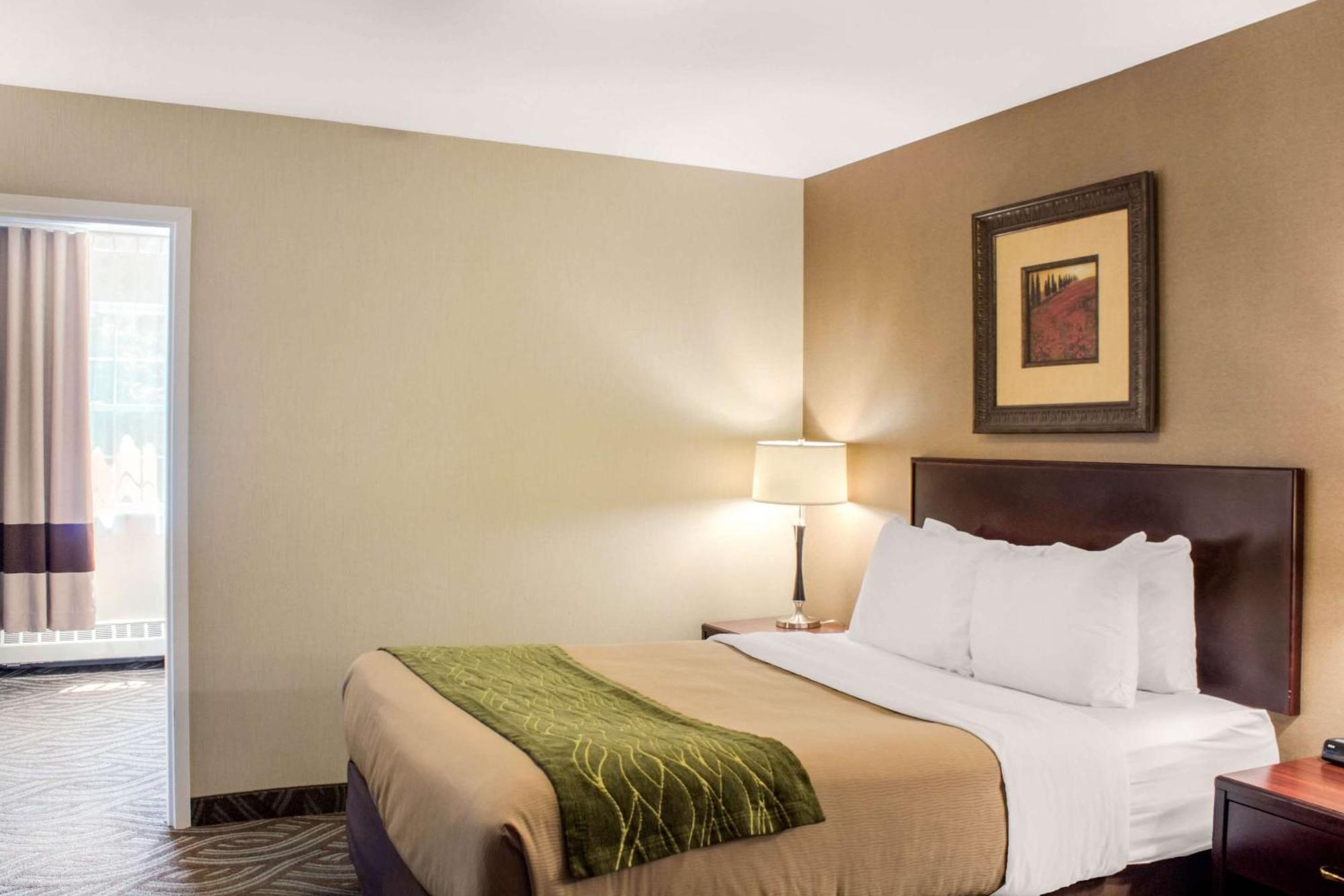 Comfort Inn Halifax Exterior photo